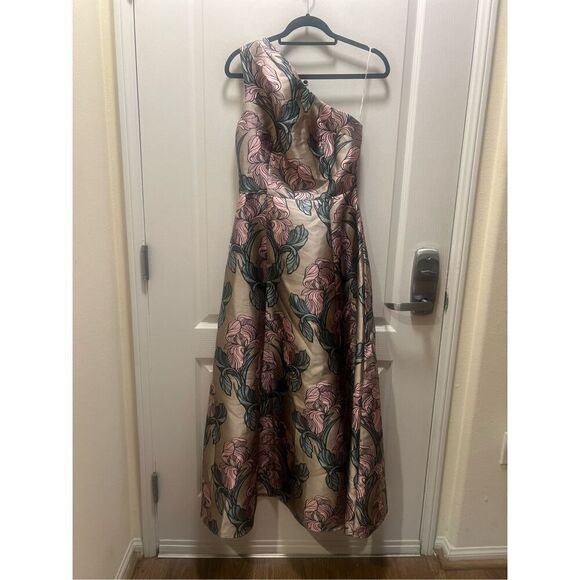 Elliatt Audrey One-shoulder maxi dress Dress Purple Wedding Guest size S NWT$349 - Picture 4 of 8